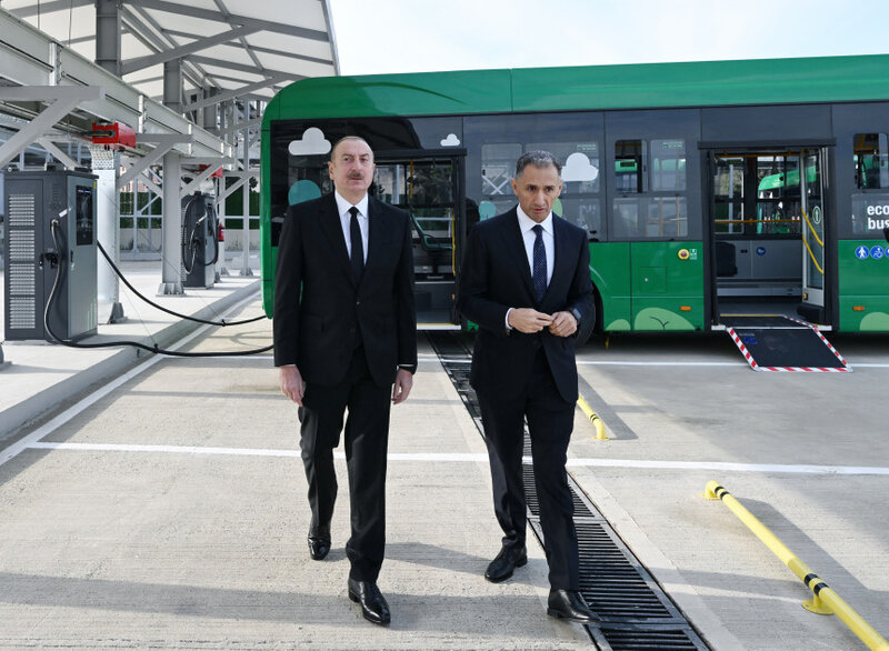 Prezident Zığ Elektrik Avtobus Parkının fəaliyyəti ilə tanış olub - FOTOLAR