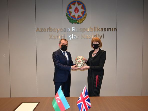 Ceyhun Bayramov Britaniyanın dövlət naziri ilə görüşüb - FOTO
