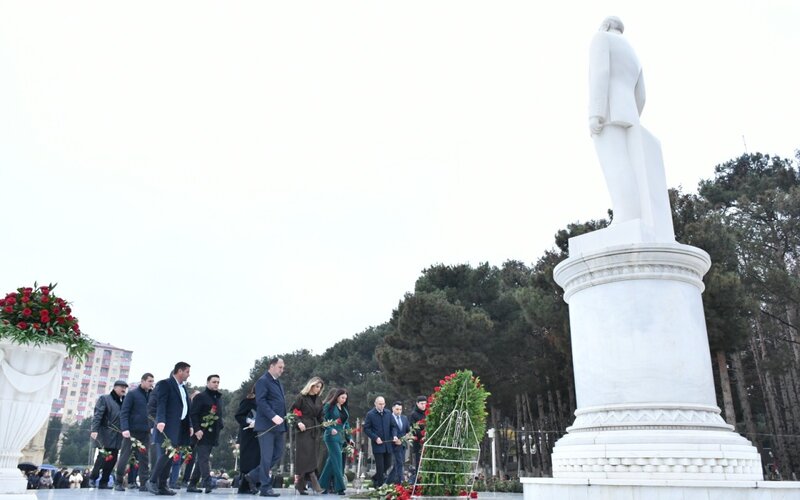 Ümummilli Liderin anım günü Abşeron rayonunda dərin ehtiramla qeyd edilib - FOTOLAR