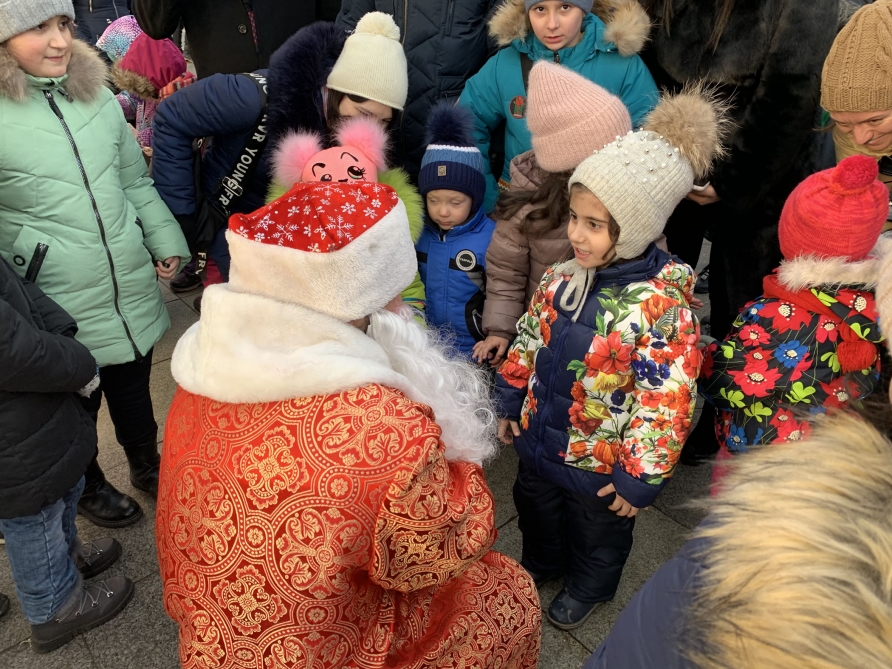 Leyla Əliyevanın təşəbbüsü ilə RAGB könüllüləri uşaqlar üçün Yeni il aksiyası təşkil ediblər - FOTO