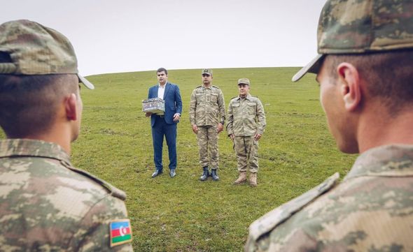 Polad Həşimovun rəhbərlik etdiyi hərbi hissənin heyətinə "Əsgərə məktub" çatdırılıb - FOTO