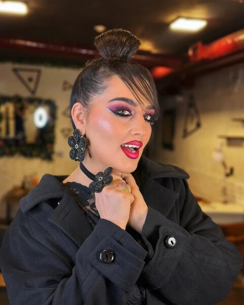 Başqalarını idarə edə bilmək qüvvədir' - Əməkdar artistdən yeni FOTOLAR