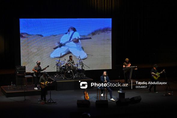 Türkiyəli müğənni Çelik Bakıda konsert verib - FOTOREPORTAJ