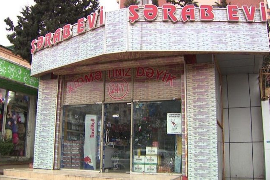 Saxta spirtli içkilər istehsal edən dəstə üzvləri həbs olunub - FOTO