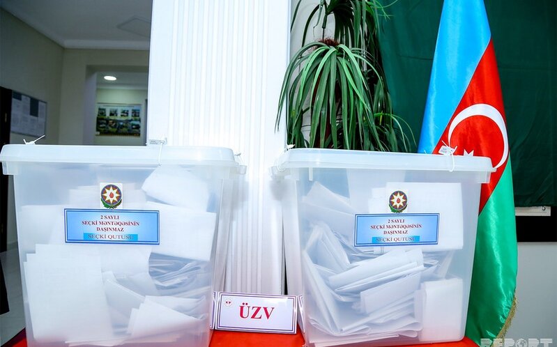 Daha üç prezidentliyə namizədin vəkilləri qeydə alındı