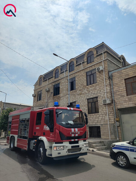 Gəncədə 3 mərtəbəli ev yandı - FOTOLAR