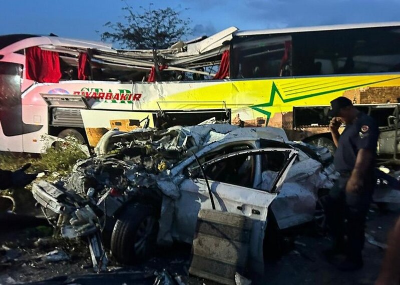 Sərnişin avtobusu qəzaya uğradı, ölənlər var - YENİLƏNİB