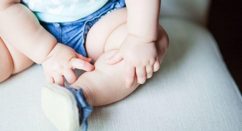 Aprel ayında neçə uşaq övladlığa verilib?