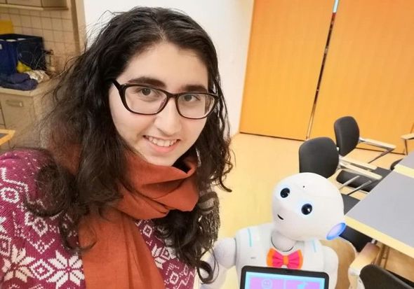 İnsanabənzər robotlar üzərində araşdırma aparan azərbaycanlı ilə MÜSAHİBƏ - FOTO