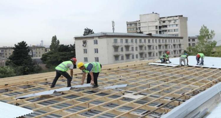 Keyfiyyətsiz beton qalmaqalı, rüşvət ittihamı - Məşhur şirkət 3,6 milyona məktəb tikəcək