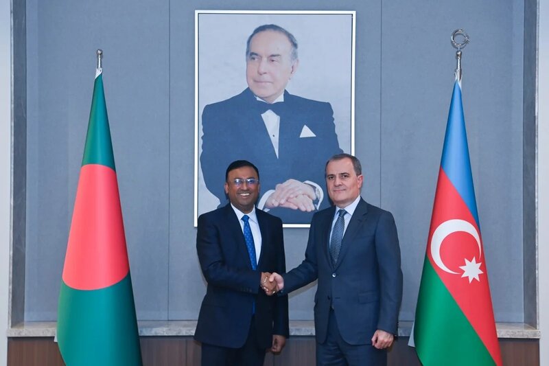 Ceyhun Bayramov banqladeşli həmkarı ilə əməkdaşlığın genişləndirilməsini müzakirə edib