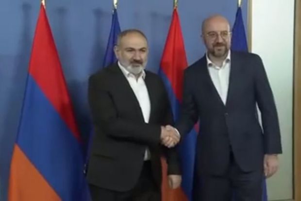 Şarl Mişellə Paşinyanın görüşü başladı