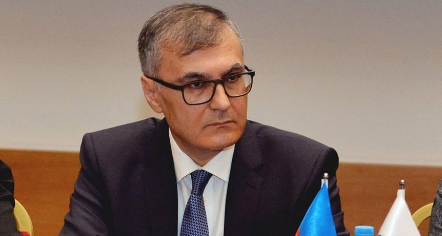 Fuad Axundov: "Koçaryan növbəti feykə imza atıb