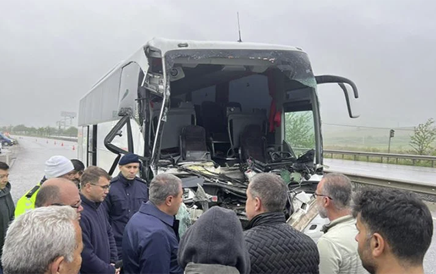Ağır qəzada 31 uşaq YARALANDI