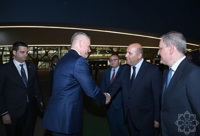 Slovakiya prezidenti Füzuli aeroportundan təyyarə ilə Bakı şəhərinə yola düşüb - FOTO