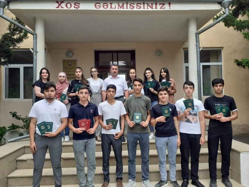 Azərbaycanda daha bir sinfin bütün şagirdləri tələbə oldu