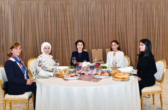 Mehriban Əliyeva Səmərqənddə təşkil olunan naharda iştirak edib - FOTO