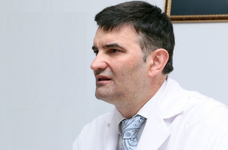 Baş toksikoloq xəstəxanalıq oldu, xaricə göndərildi