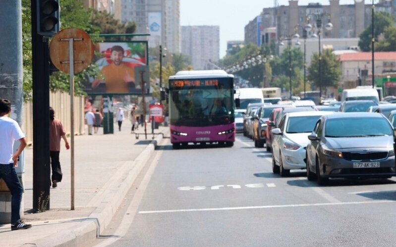 Bu avtobus zolağında vaxt məhdudiyyəti tətbiq edilib