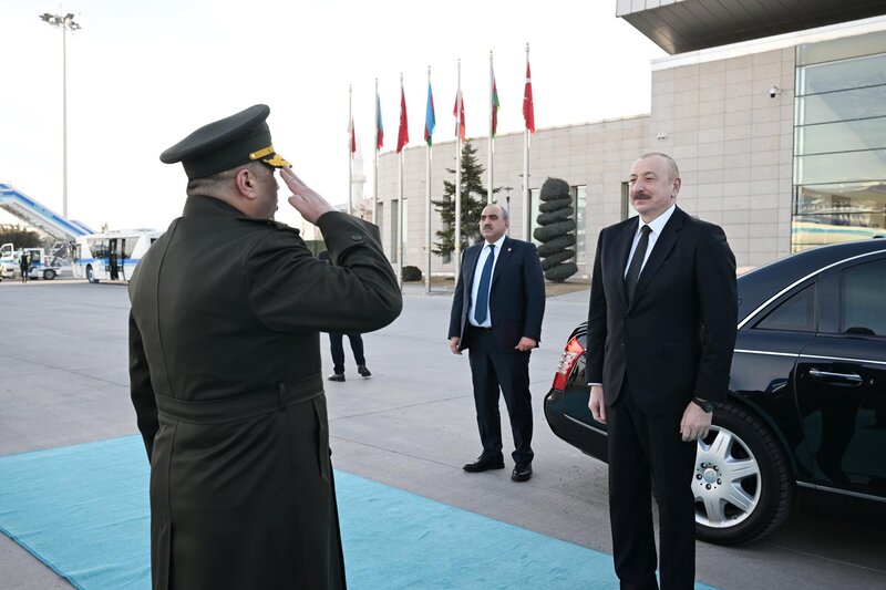 İlham Əliyevin Türkiyəyə səfəri başa çatdı - FOTOLAR