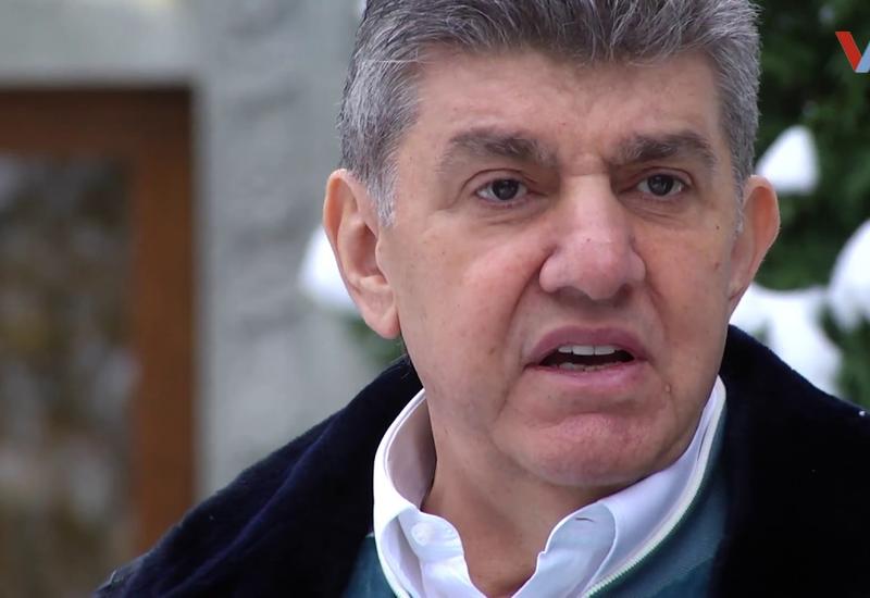 Abramyan köhnə mahnını təkrar edir - Rusiya sevdası
