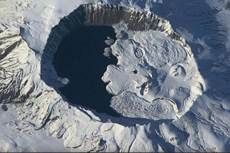 Türkiyədəki Nemrud krater gölünün qış mənzərəsi - FOTO