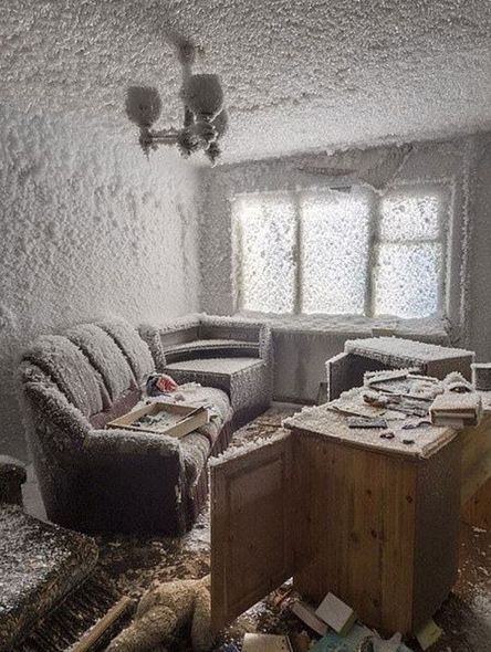 "Buz krallığı"na çevrilmiş kabus şəhər – FOTO/VİDEO