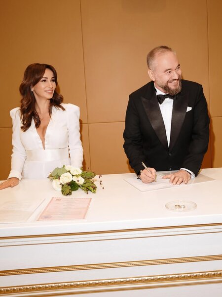 Məşhur teleaparıcı ailə qurdu - FOTOLAR