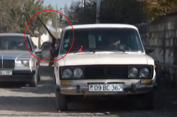 Qazaxda toy karvanında silahdan atəş açıldı - FOTO