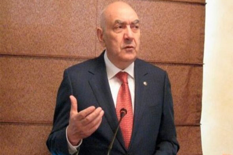 Mirdaməd Sadıqov süni nəfəs aparatına qoşuldu