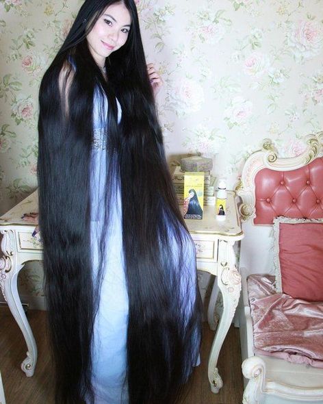 Yaponiyalı "Rapunsel" 15 ildir saçlarını kəsmir – FOTO