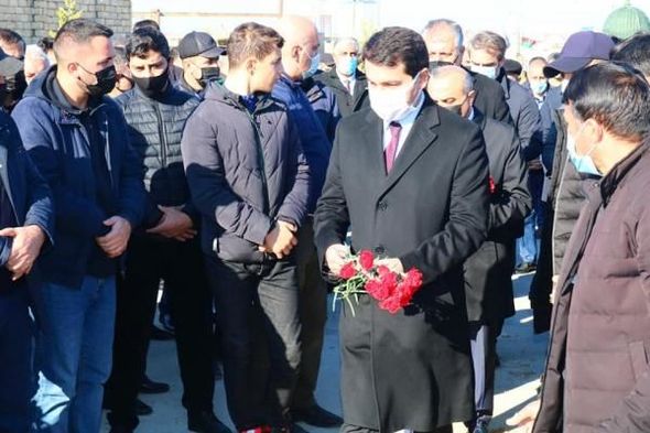 Əvəz Həsənov dəfn edilidi - FOTO