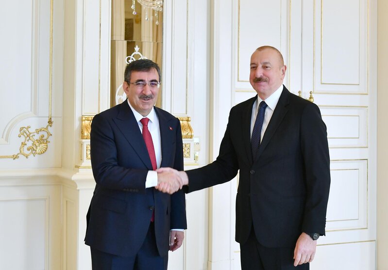 İlham Əliyev Cevdet Yılmazı qəbul etdi