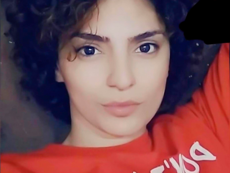 Bakıda başına dəmir düşüb ölən qızın FOTOSU