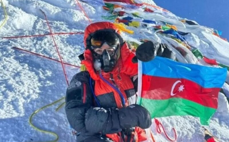Vəfa Musayeva Everesti fəth edən ilk azərbaycanlı qadın oldu