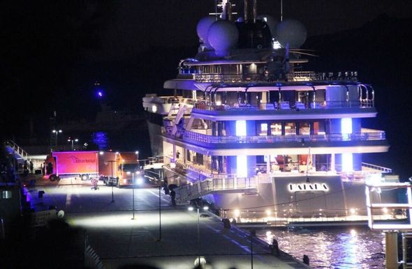 Qətərin kral ailəsi Bodrumda lüks yaxtaya yollandı: İki yük maşını əşya, 500 çamadan, 180 nəfərlik personal 