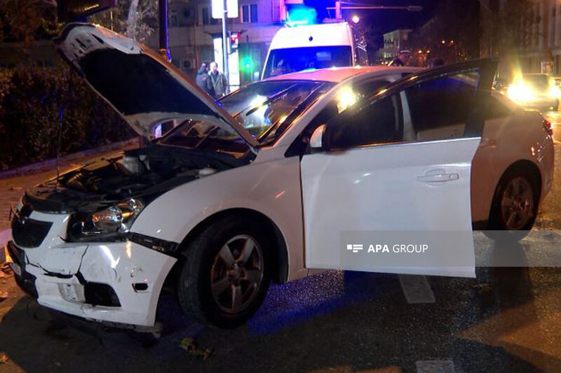 Bakıda zəncirvari qəza: Xəsarət alan var - FOTO