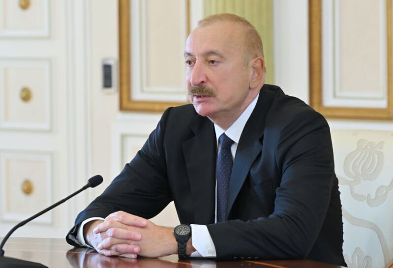 Prezident İlham Əliyev Məsud Pezeşkiana zəng etdi