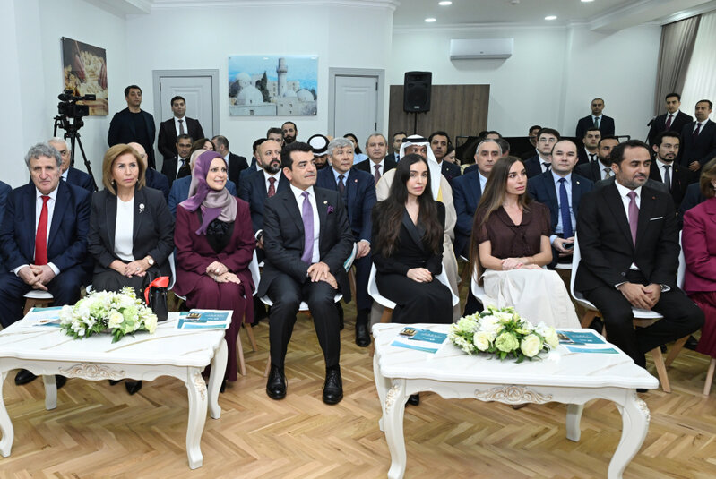 Leyla və Arzu Əliyevalar rəsmi açılışda - FOTOLAR