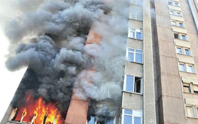 Bakıda yaşayış binasında baş verən yanğın söndürüldü - YENİLƏNİB
