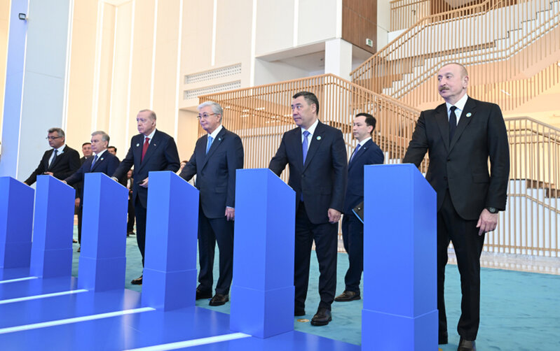 Prezidentlə həmkarları təməlqoyma mərasimində - Fotolar