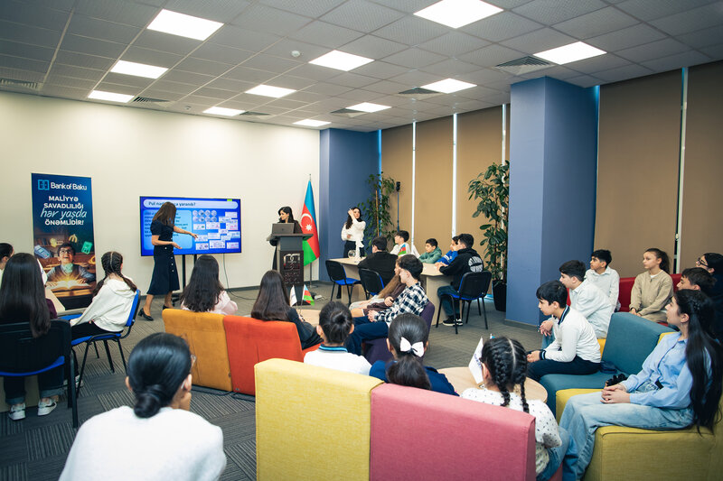 Bank of Baku-da maliyyə savadlılığı günü - FOTOLAR