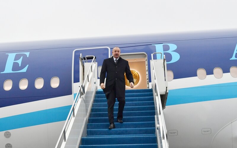 Prezident Qazaxıstandadır - FOTOLAR