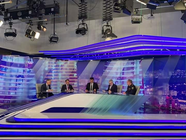 Azərbaycanda SMS sistemi ilə evdən çıxmağın təfərrüatı - VİDEO
