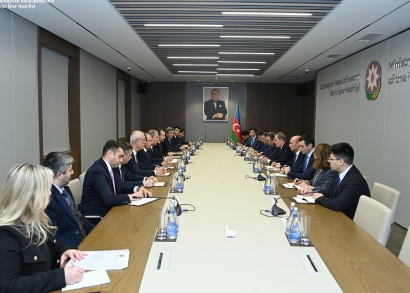 Ceyhun Bayramov Hulusi Akar ilə müzakirə apardı