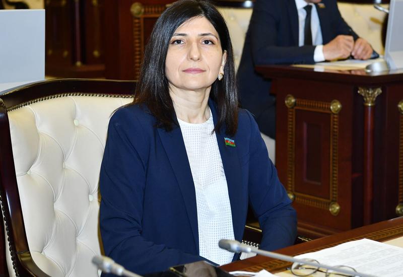 Sevil Mikayılova: 