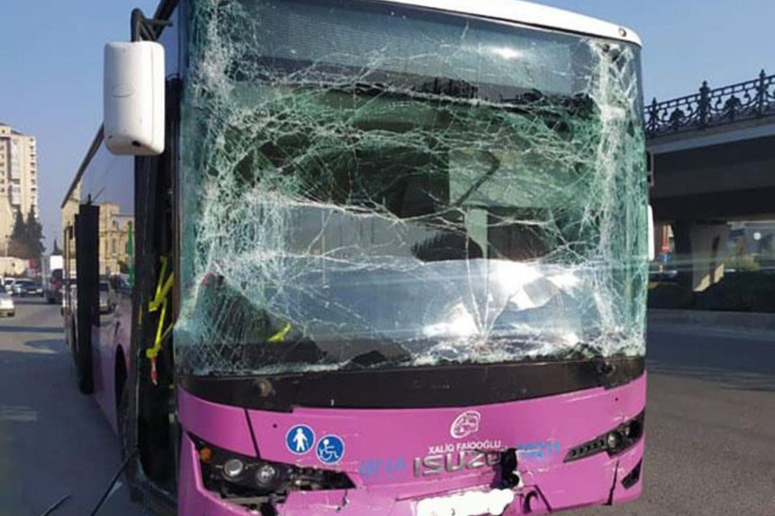 Sumqayıtda avtobus qəzası -14 nəfər yaralandı