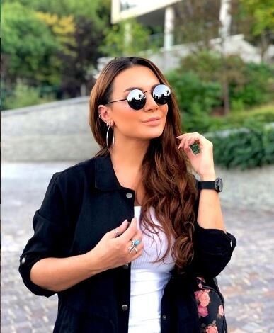 Turan İbrahimovun həyat yoldaşından dəbli pozalar - FOTO