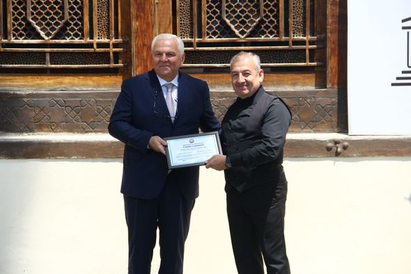 Şəkiyə UNESCO-nun Ümumdünya İrs Siyahısına daxilolma sertifikatı təqdim olundu - FOTO