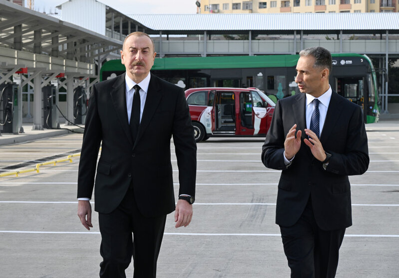 Prezident Zığ Elektrik Avtobus Parkının fəaliyyəti ilə tanış olub - FOTOLAR